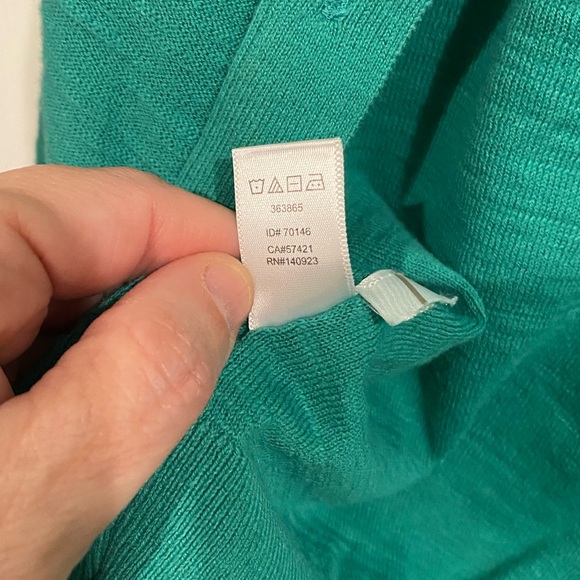 This cute, green, size S cardigan from Ann Taylor Loft is a must have! - Picture 3 of 4